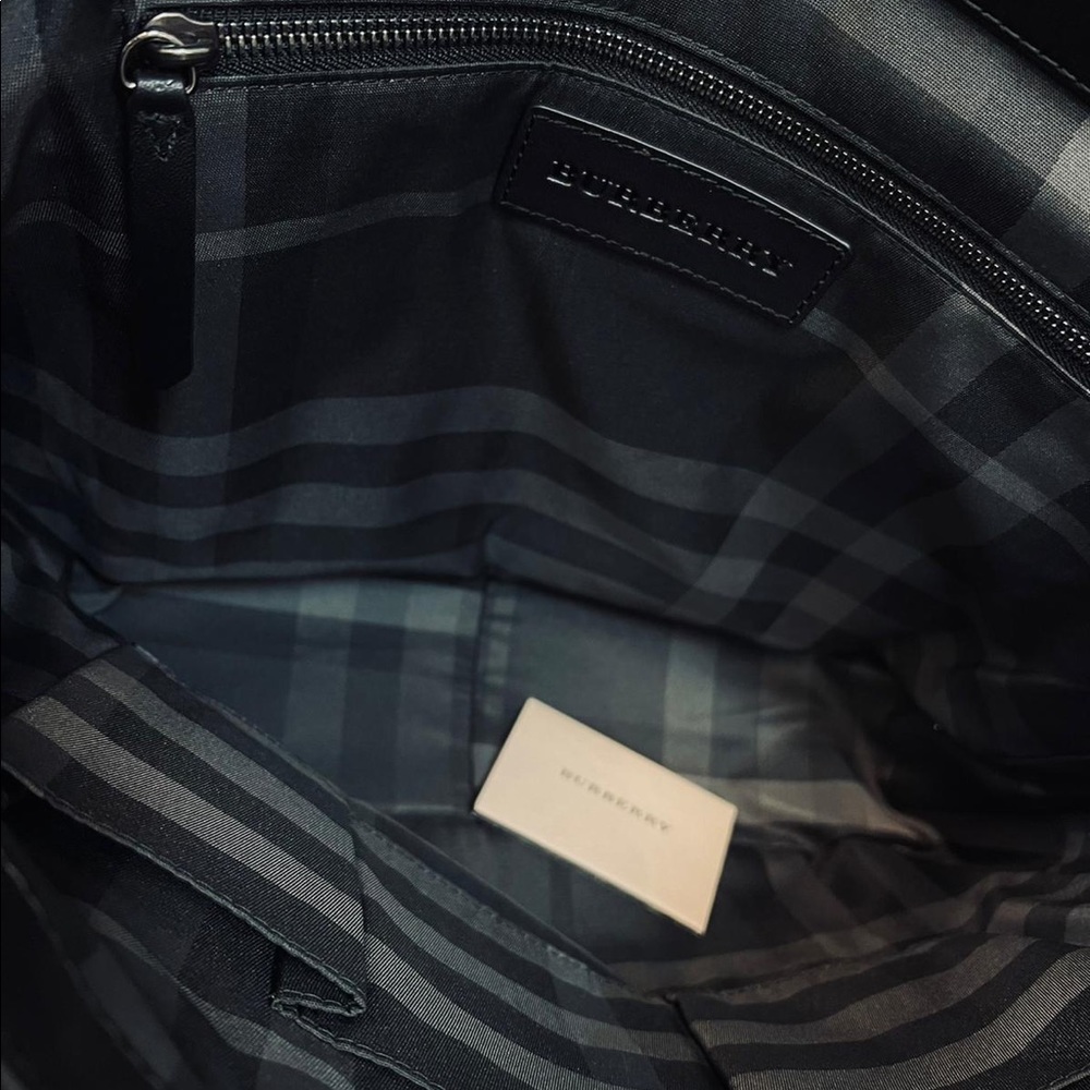 Black Burberry messenger bag - Picture 2 of 6